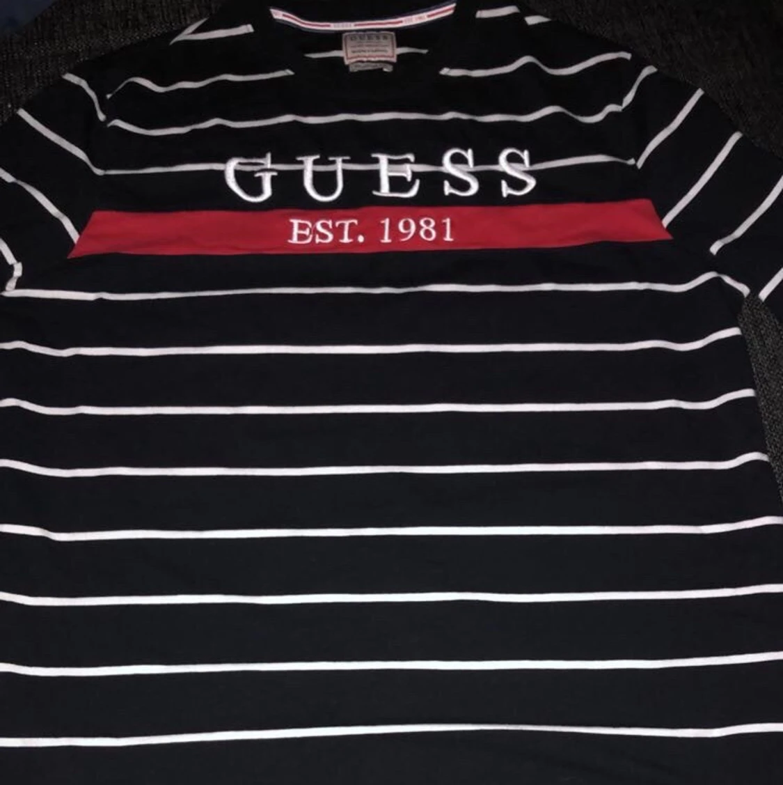 GUESS Tshirt - 91