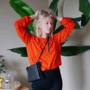  - Härlig prickig blus!