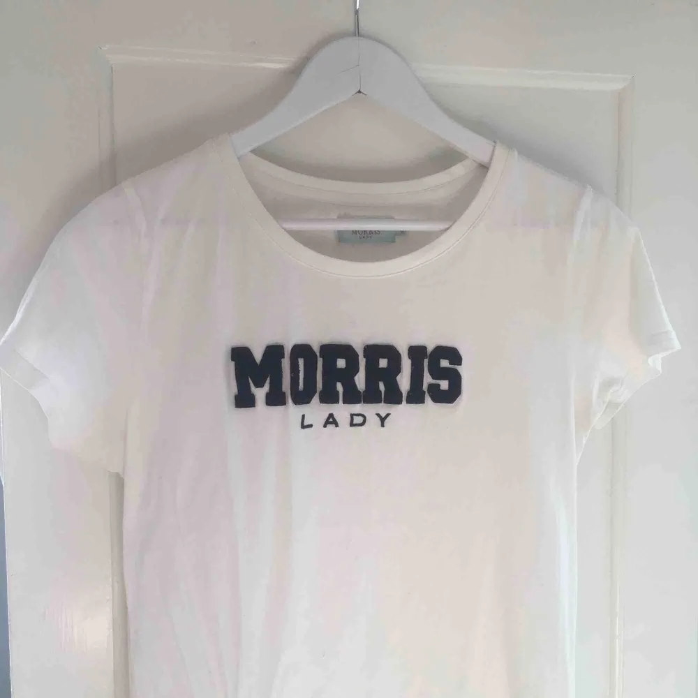 Vit T-shirt från Morris, superskön och riktig bra kvalité . T-shirts.