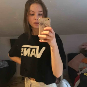  - Står storlek XL men jag har vanligtvis s Har klippt den själv  Köpt här på plick så oklart om den ör äkta