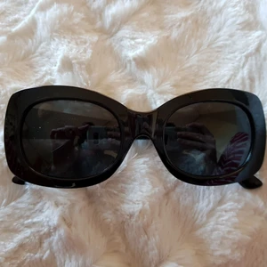  - Snygga solglasögon från h&m, aldrig använt. Frakt ej inkluderat.