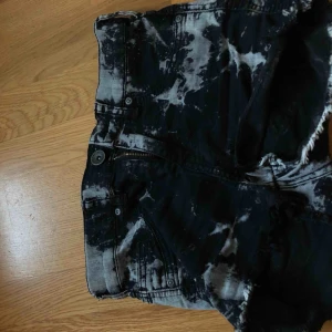  - Shorts från dr denim, sitter riktigt skönt på men sälj pga har blivit en aning för små :(. Mycket fin skick och inte använda så mycket.