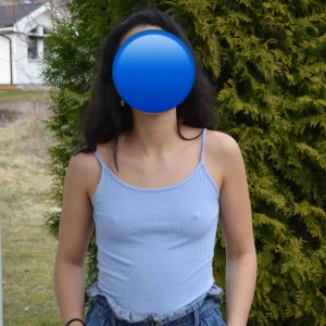  - Ljusblå body i fint skick! Fri frakt. 