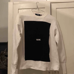  - Wood Wood tröja i fint skick