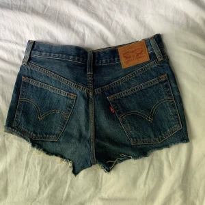 Levis shorts - Är i väldigt bra skick då endast använda fåtal gånger!