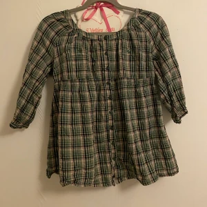 Supersöt blus - Frakt: 66kr, hör av dig för intresse eller eventuella frågor💞💞