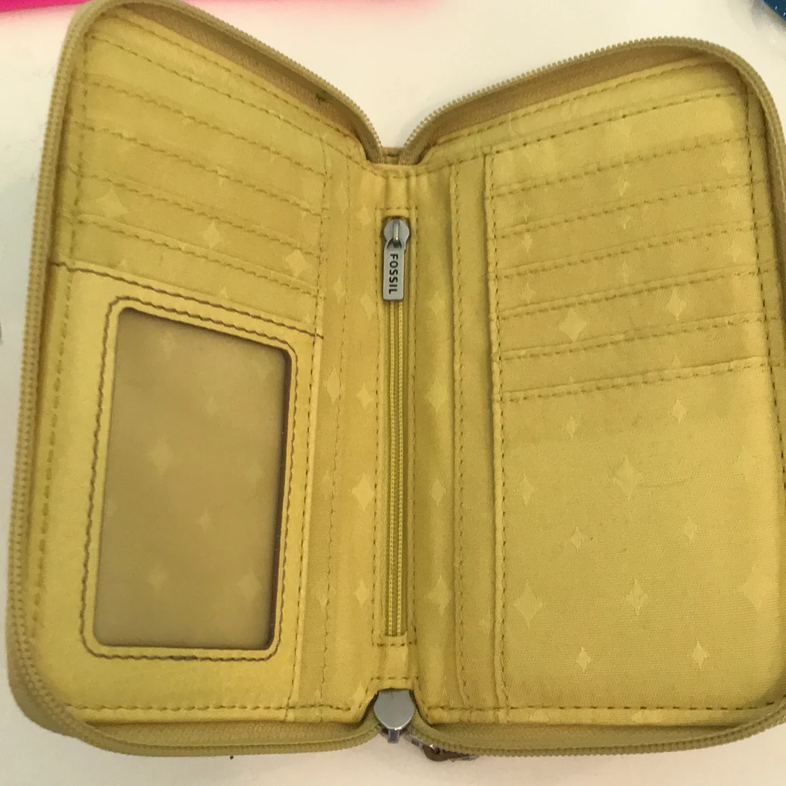Gul plånbok  - 90