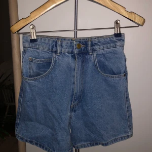 Jeans Shorts  - Jeansshorts höga 