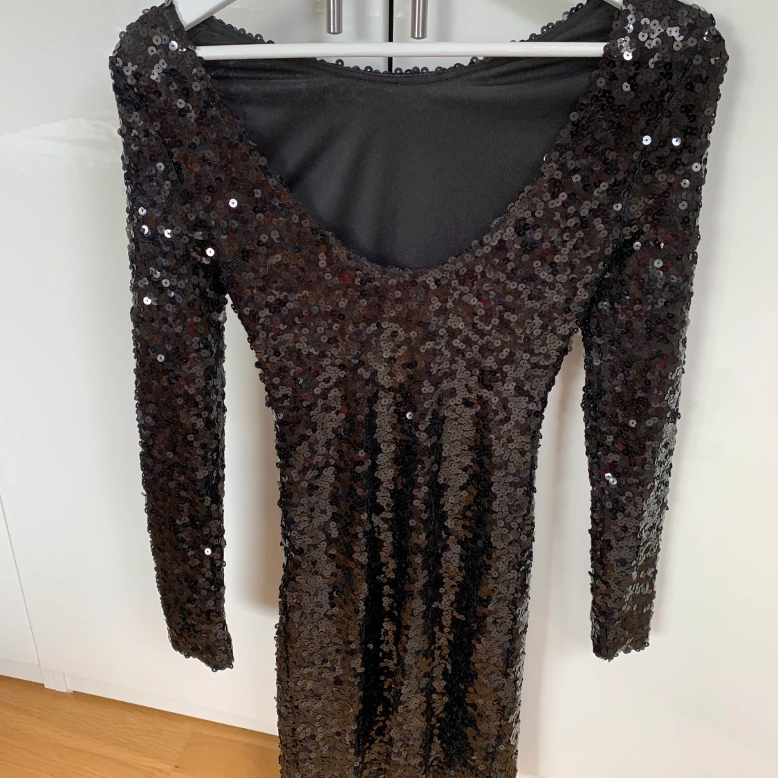 Glittrig klänning storlek XS - 90