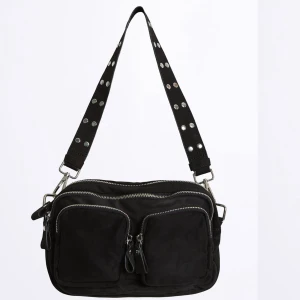 Väska - En super fin väska från Gina som bara inte kommer till användning💕💕 nypris 350.   Budet ligger på 330kr