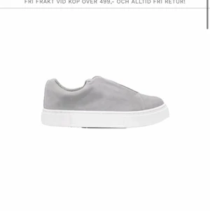 Grå etys - Gråa eytys i stl 38, inköpta från eytysbutiken ungefär 9 månader sen. Säljes pga att jag har ett par nya svarta. (Pris kan diskuteras)