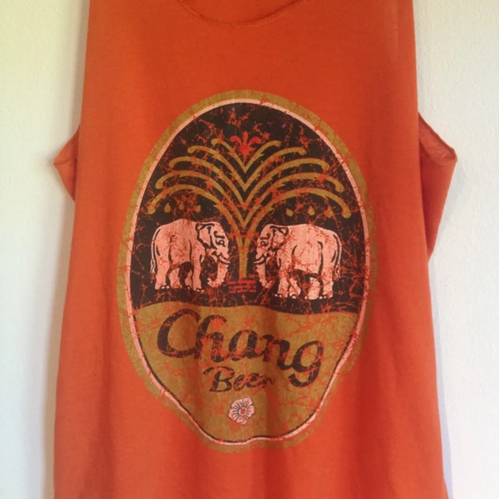 Slappt tegelrött Chang-linne från Thailand, använt 1 gång!. T-shirts.