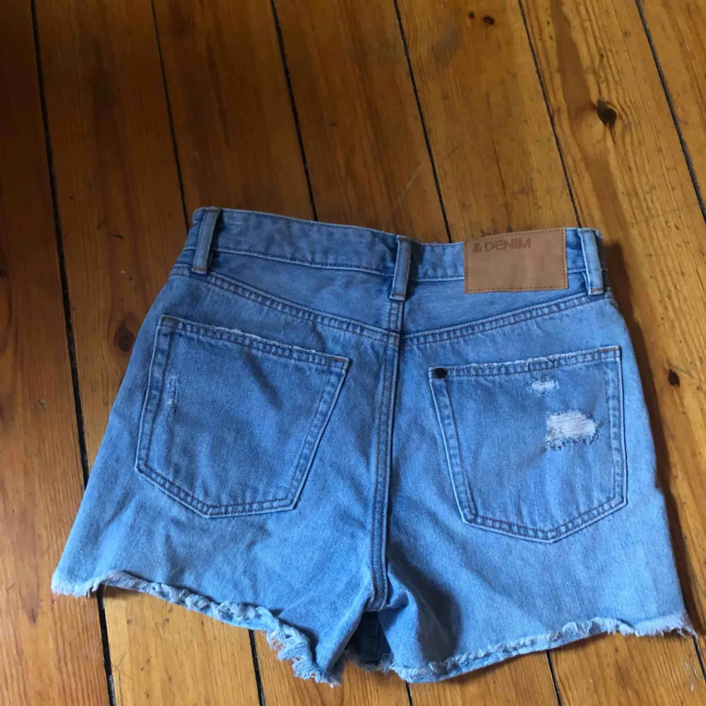 Fina jeansshorts sälja pga för små :(. Shorts.