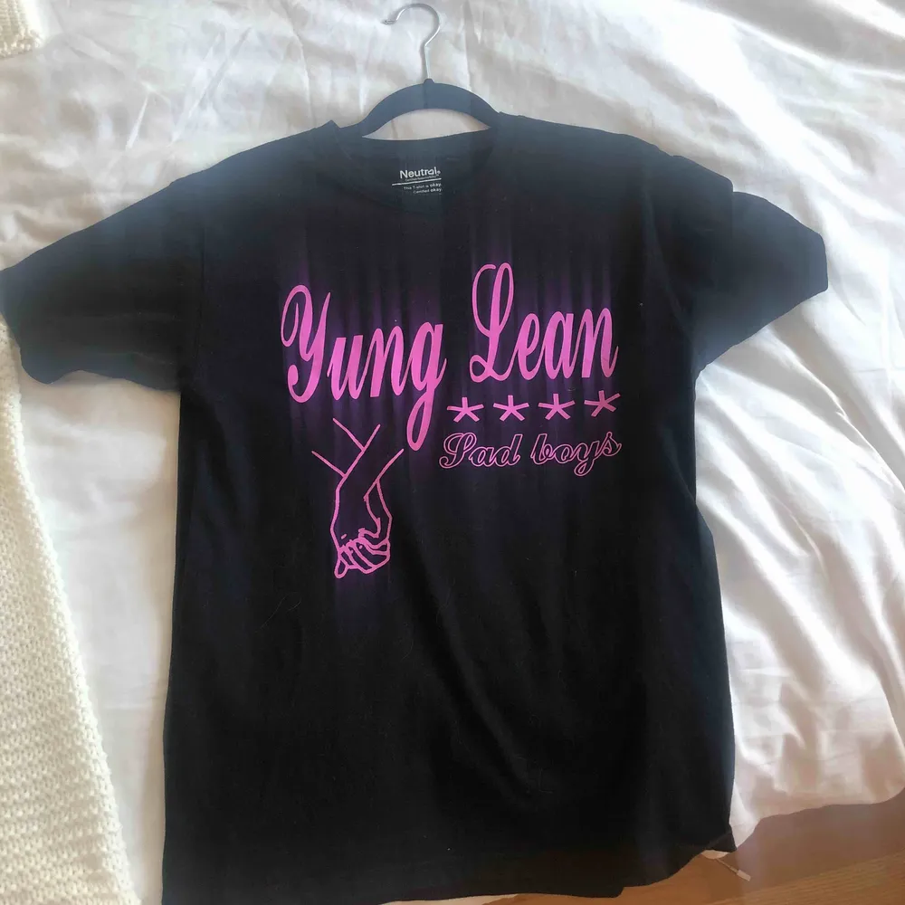 Yung lean sadboys tröja. T-shirts.