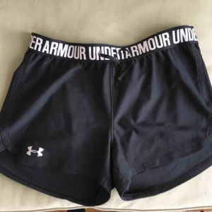 - Under Armour träningsshorts. Använda fåtal gånger. Kan fraktas!