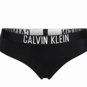  - Aldrig använda Calvin Klein bikinitrosor. Endast provade utanpå underkläder. Säljes pga fel storlek. Frakten står jag för! ✨