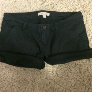Sköna Hollister-shorts. Mörkblåa, navy-modell. Size 3, ca S-M - Sköna Hollister-shorts. Mörkblåa, navy-modell. Size 3, ca S-M