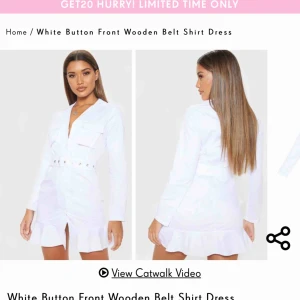  - Säljer nu denna super snygga klänning!  Säljer pga att jag ska ha en annan klänning på studenten!  Inga oseriösa köparen