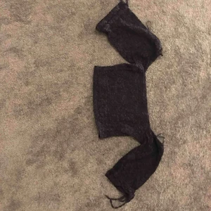  - Jätte fin offshoulder topp, frakten ingår i priset 