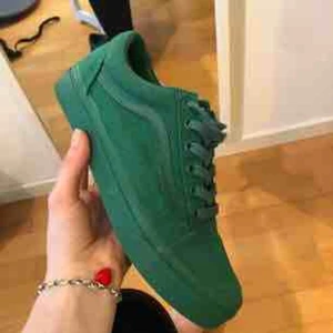  - Säljer dessa coolingar pga de ej kommer till användning :(  Har endast använt de 2 gånger så de är i nyskick!! Nypris 749kr men säljes för 400kr  Kan mötas upp i Lund och områdena omkring, kan även skickas🌞