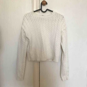  - härlig stickad tröja, från soul river, aldrig använd passade inte mig bara.  Pris kan alltid diskuteras🙏🏼 FRAKT INGÅR