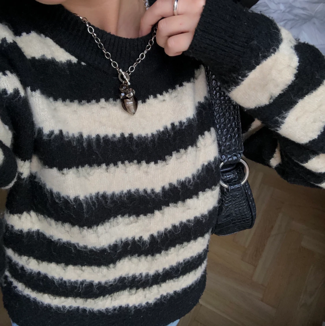 Stickad tröja 🦋🐛🙈