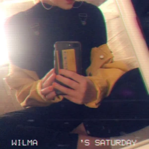 Vintage-jacka - En gul skitsnygg oversized jeansjacka! Färgen är lite gul/sensapsgul och livar verkligen upp outfiten💛💛 Eftersom den är vintage vet jag inte orginalpriset, men jag väljer att sälja den för 90 + frakt☺️🦋