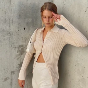 Tröja - Storlek XS, endast använd 1 gång