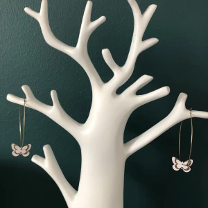 Nytt örhänge - Frakr 11 kr