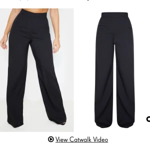 Byxor - Säljer dessa ursnygga byxor från PLT, råkade köpa fel storlek. Köpare står för frakt🥰🦋 pris kan diskuteras. Aldrig använda!!