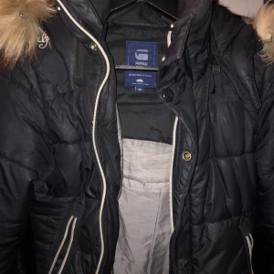 Gstar jacka - Vinter jacka med märke gstar. Mer som s i strl men i heltskick.