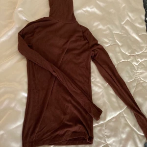 Polotröja Xs/S - Använd några gånger. Hämtas upp i värnhem, Malmö. Kan skickas, köpare står för frakt  