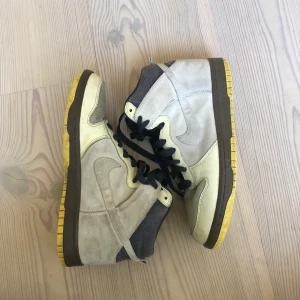 Nike dunks  -  Nike dunk SBs high !! 🦋😻 