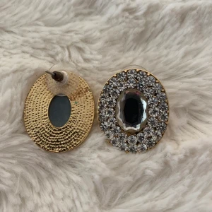 Örhängen  - Örhängen från märket snö of Sweden aldrig använda 