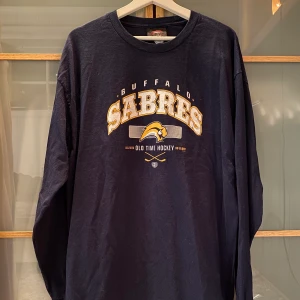 Old time sports hockey tröja - Oversized tröja köpt på secondhand avdelningen på Urban outfitters. 