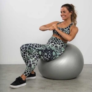 aim’n sports bra & tights - aim’n leggings & sport-bh. 🌴 High waist leggings, padded bra. Använda få gånger, väldigt fint skick. Utgången modell. Överdel och underdel köpes tillsammans. Storlek: S & S Pris: 150