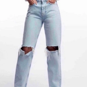  - Säljer dessa snygga jeans, buda!!!
