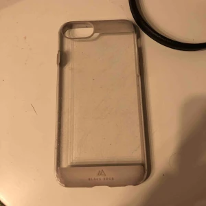  - iPhone 6/6s skal, genomskinligt. Lite repigt 