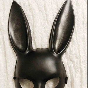  - Kanin mask från Nelly använd en gång!