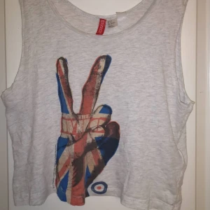  - The Who linne från HM i bra skick. Kan hämtas i Lund eller Eslöv, annars tillkommer frakt.