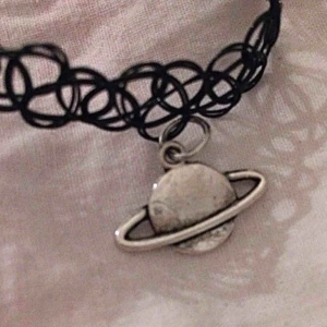  - Supersöt choker, frakt ingår ❣️