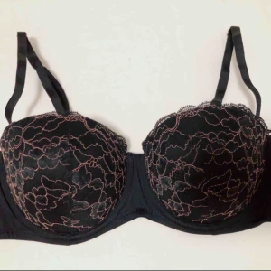  - Behå från Lindex - använd bara en gång - storlek 80B - köparen står för frakt 