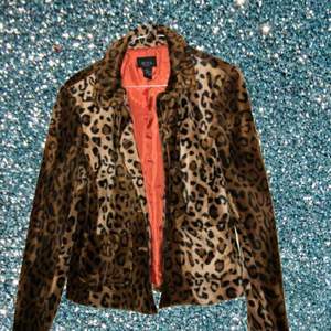 Vintage leopard print velour jacket. For spring. 