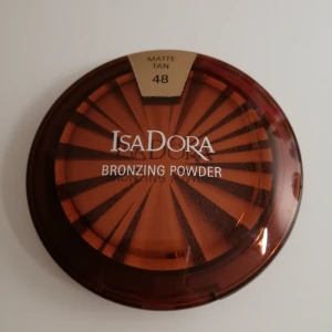 - Bronzing puder från isadora i färgen 48 matte tan. Nypris 120 kr. 