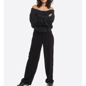  - Knappt använda byxor från Bikbok. Nypris 299kr. Säljer för 100kr. Frakt ingår inte