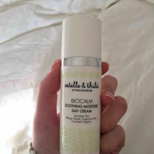  - Estelle & Thild BioCalm Soothing Moisture Day. Knappt använd 