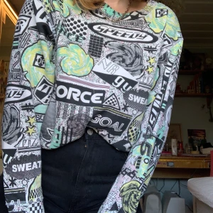 Sweatshirt - Svin ball sweatshirt från monki, väldigt bra kvalite✨✨ 150kr+frakt