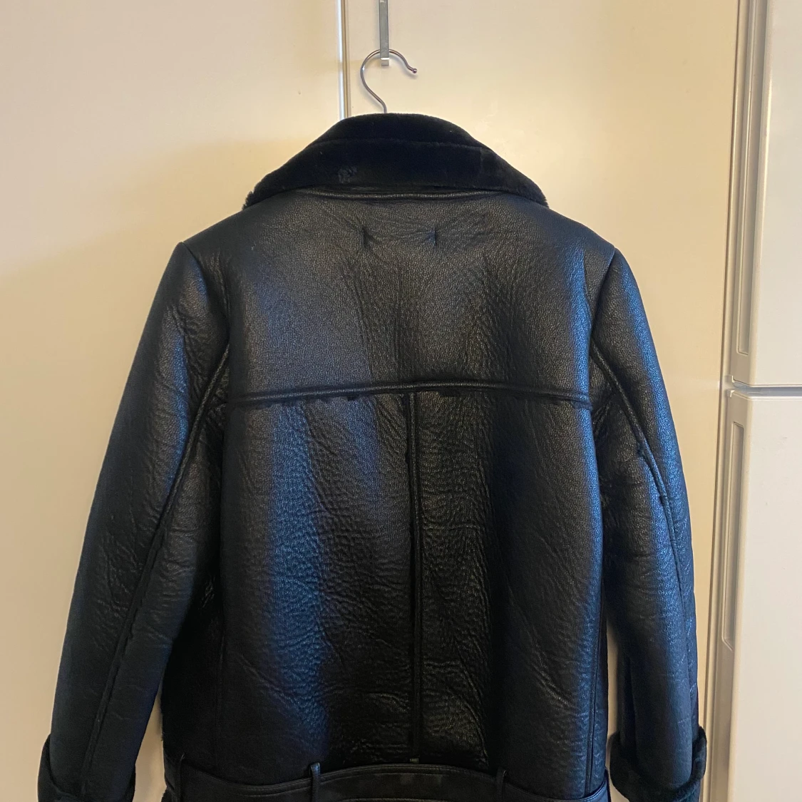 Fodrad skinnjacka  - 90