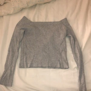 Off shoulder top H&M - SÅLD