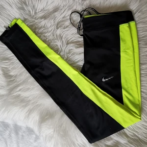 Nike träningstights  - Endast använt 1 gång. Väldigt bra skick. 